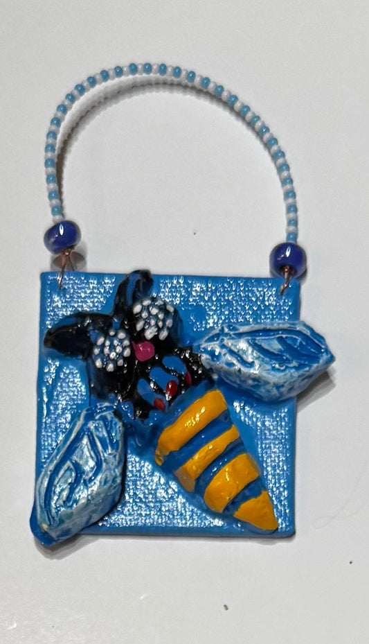Wall Charm Small Bee
